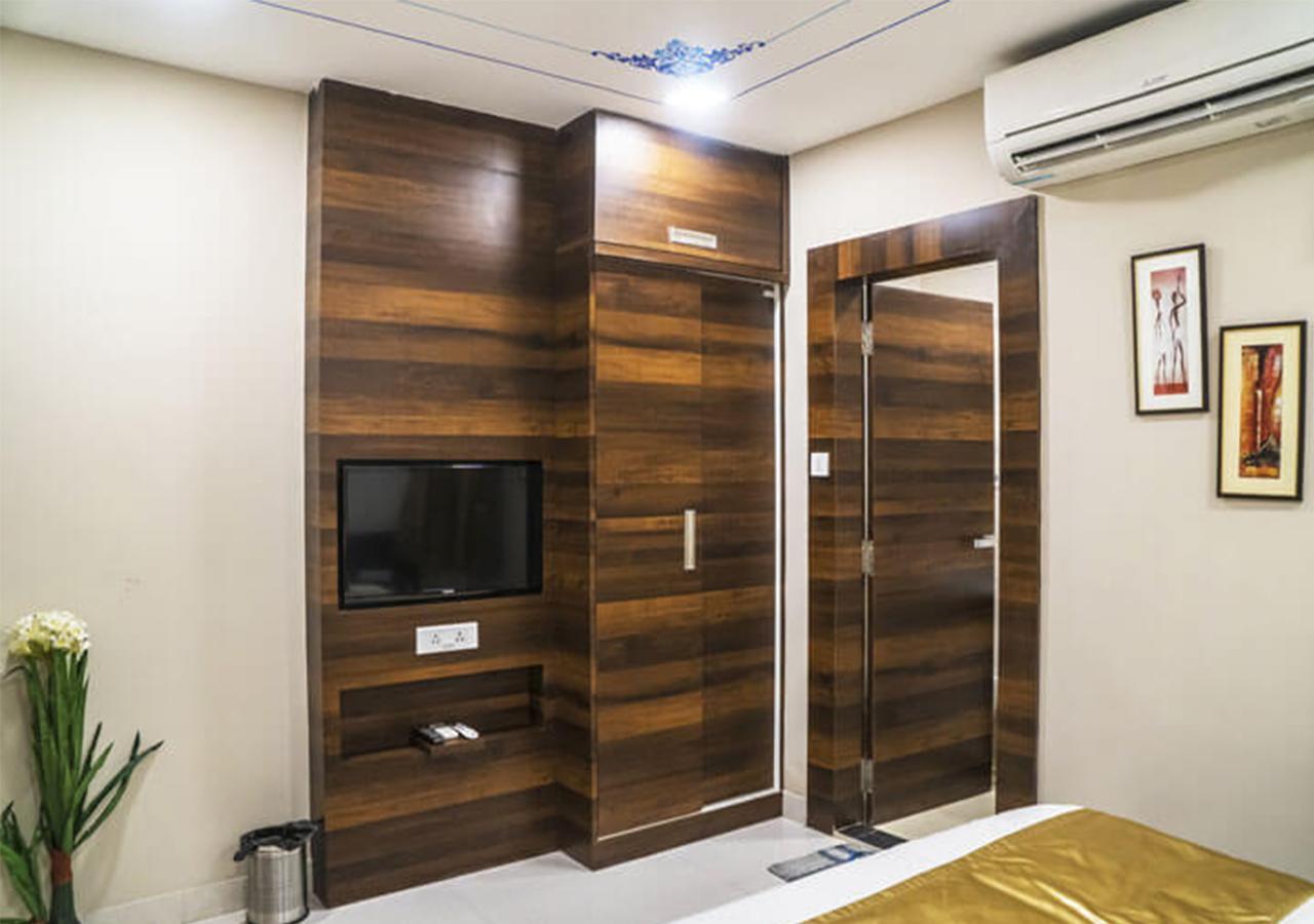 Hotel Kingfisher Udaipur Extérieur photo